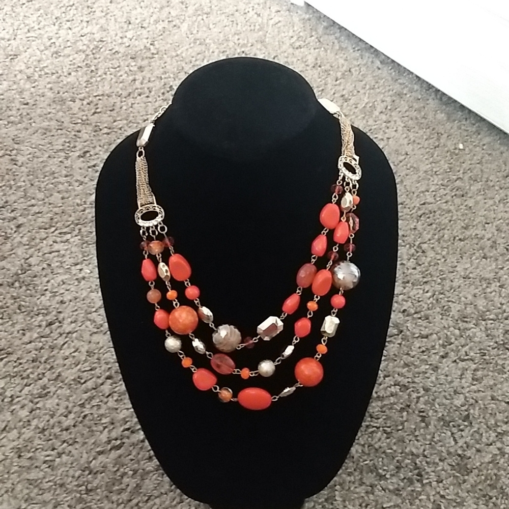 ⭐⭐8 for $25 Orange beaded and gold fashion necklace
